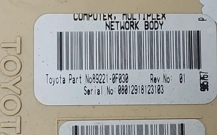 Toyota Corolla Verso AR10 (2004 - 2009) 892210F030 Блок предохранителей — фото 4