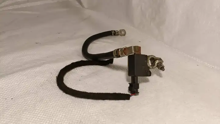 Audi A4 (2007 - 2011)  8K0915181B Минусовый провод (аккумулятора)