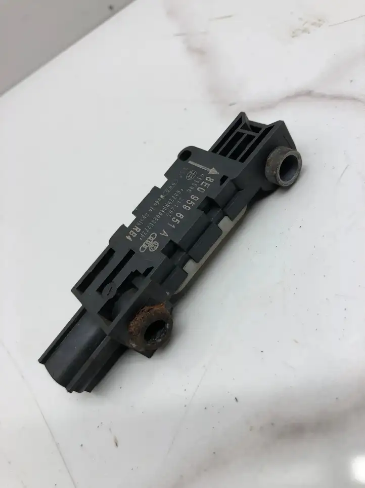 Audi A4 (2004 - 2009)  8E0959651A Датчик удара надувных подушек