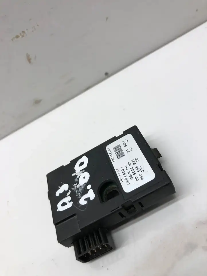 Audi A3/S3 8P (2004 - 2008) 1K0959654 Датчик угла поворота руля — фото 1