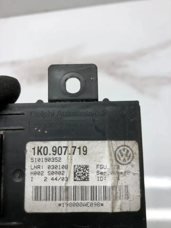 Audi A3/S3 8P (2004 - 2008) 1K0907719 Блок управления сигнализацией — фото 3