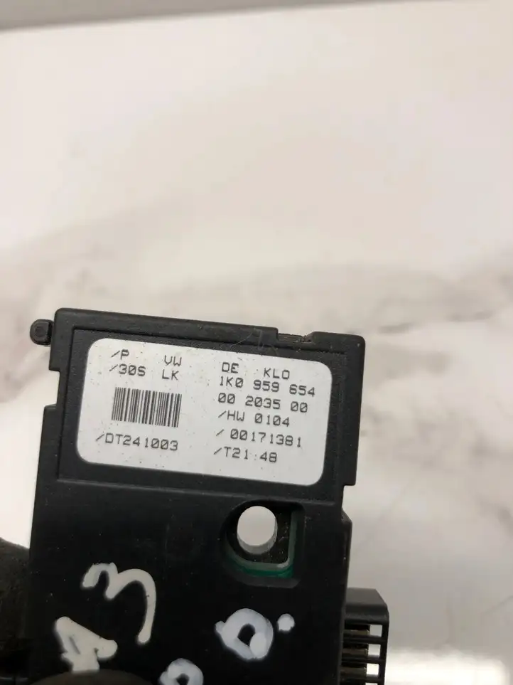 Audi A3/S3 8P (2004 - 2008) 1K0959654 Датчик угла поворота руля — фото 4