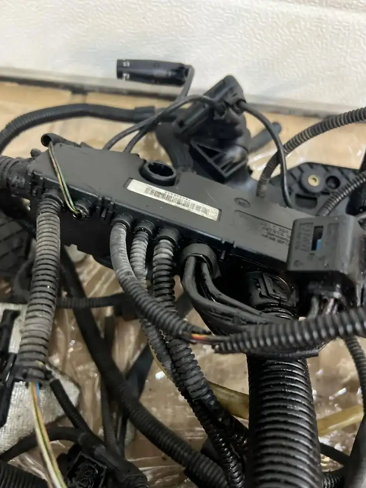 BMW 5 E60 E61 (2004 - 2010)  755021015 Другой проводник