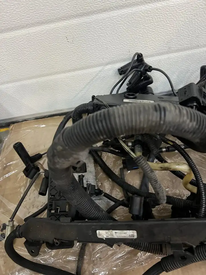 BMW 5 E60 E61 (2004 - 2010)  755021015 Другой проводник