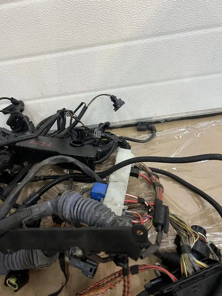 BMW 5 E60 E61 (2004 - 2010)  755021015 Другой проводник