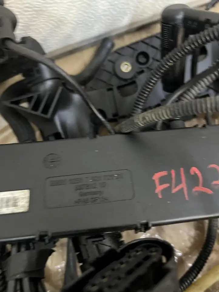 BMW 5 E60 E61 (2004 - 2010)  755021015 Другой проводник