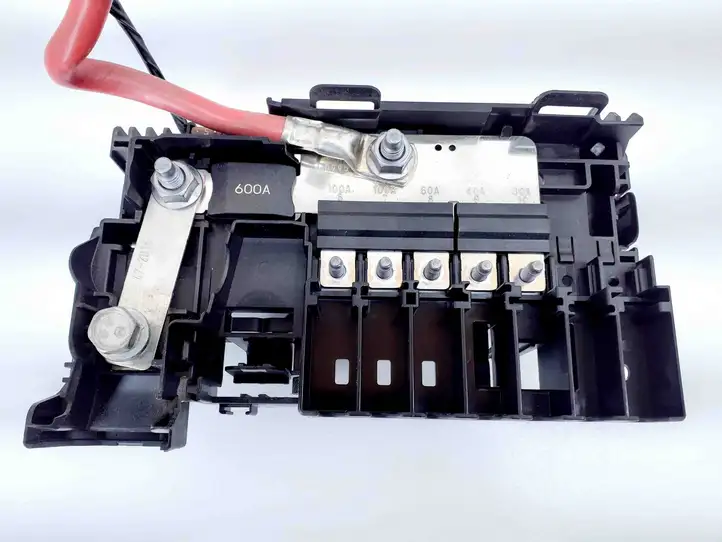 Opel Astra K (2015 - 2020) 39023242 Плюсовой провод аккумулятора — фото 2