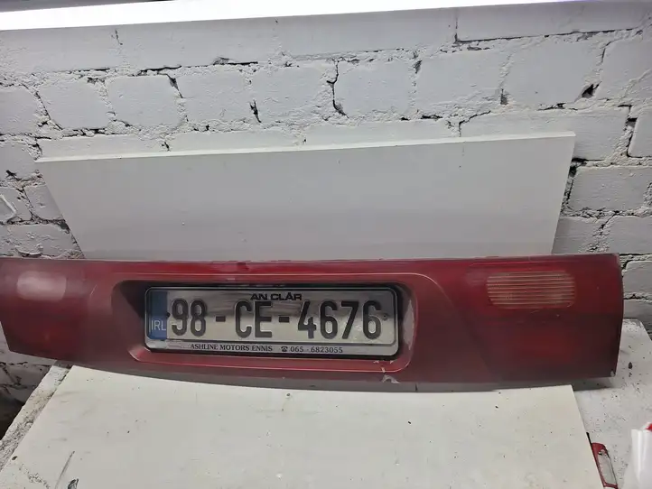 Seat Alhambra (Mk1) (2000 - 2010) Центральный задний фонарь (бленда) — фото 2