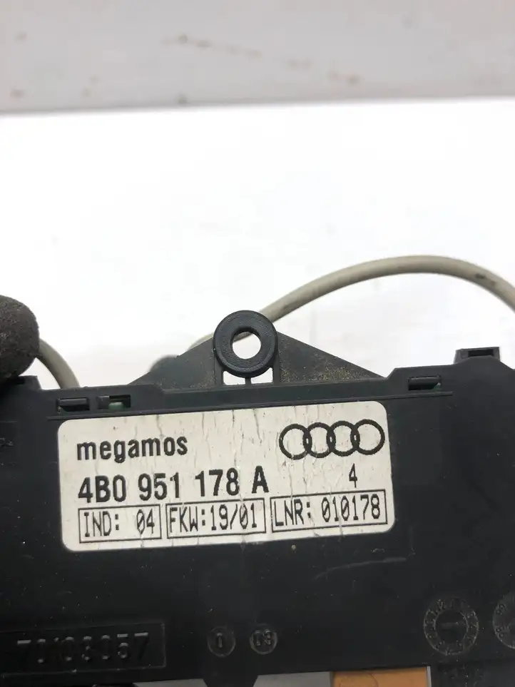 Audi A6 Allroad C5 (2000 - 2006) 4B0951178A Блок управления сигнализацией — фото 3