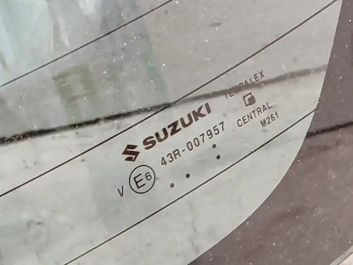 Suzuki Swift III (2017 - ) 43R007957 Заднее стекло — фото 2