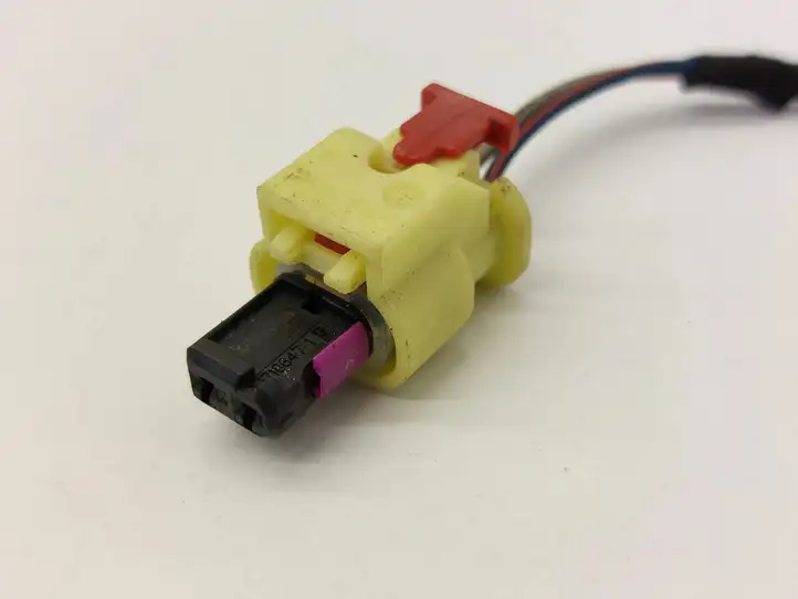Volkswagen PASSAT B8 (2015 - ) 6R0973323 Прочая электропроводка — фото 2