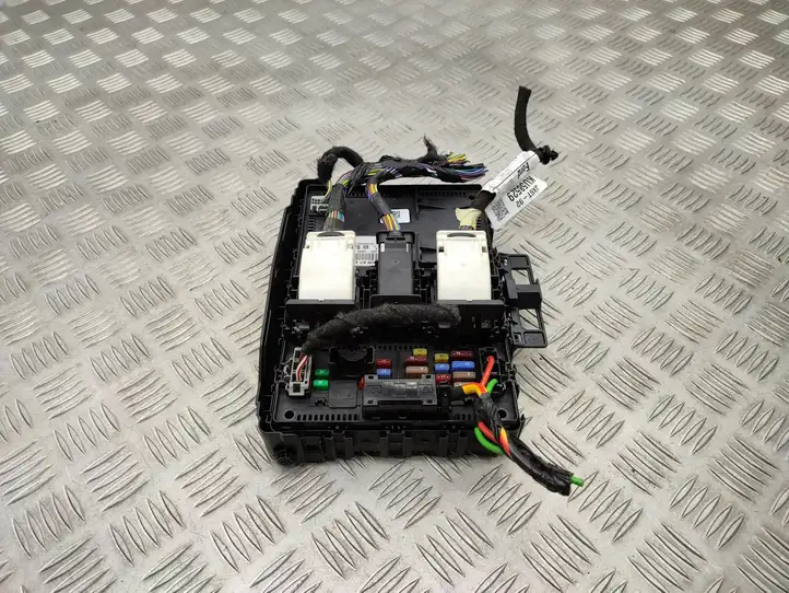 Ford Focus (2019 - )  JX6T15604BJH Ящик предохранителей (комплект)