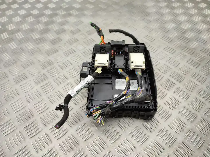 Ford Focus (2019 - )  JX6T15604BJH Ящик предохранителей (комплект)