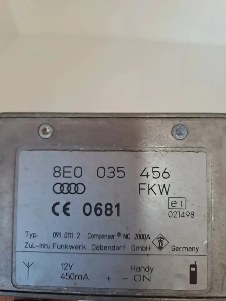 Audi A6 S6 C5 4B (1997 - 2001) 8E0035456 Усилитель антенны — фото 3