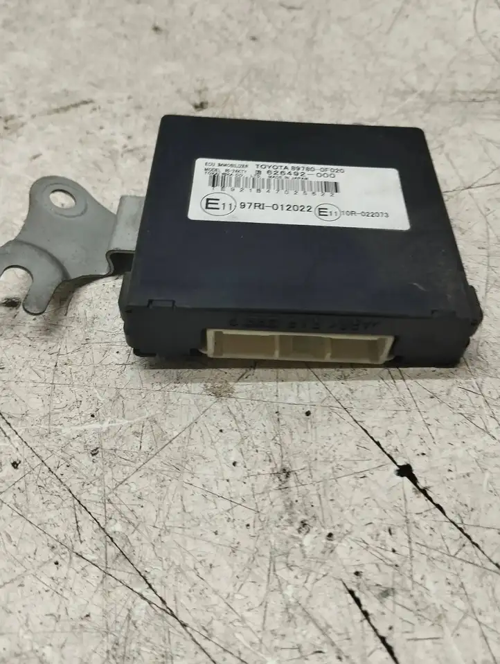 Toyota Corolla Verso AR10 (2004 - 2009) 897800F020 Блок иммобилайзера — фото 2