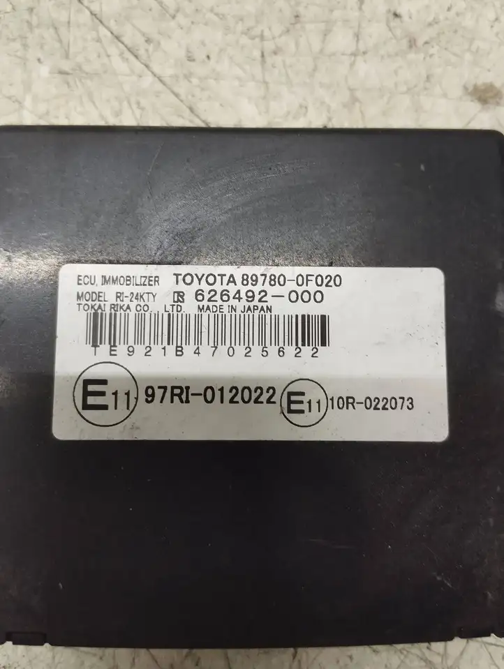 Toyota Corolla Verso AR10 (2004 - 2009) 897800F020 Блок иммобилайзера — фото 3