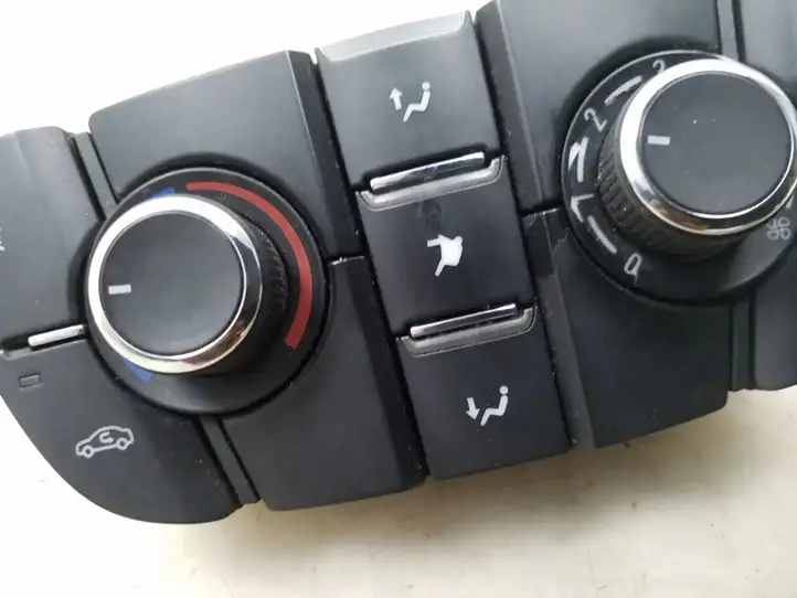 Opel Astra J (2009 - 2012) 13346092 Блок управления кондиционером — фото 3