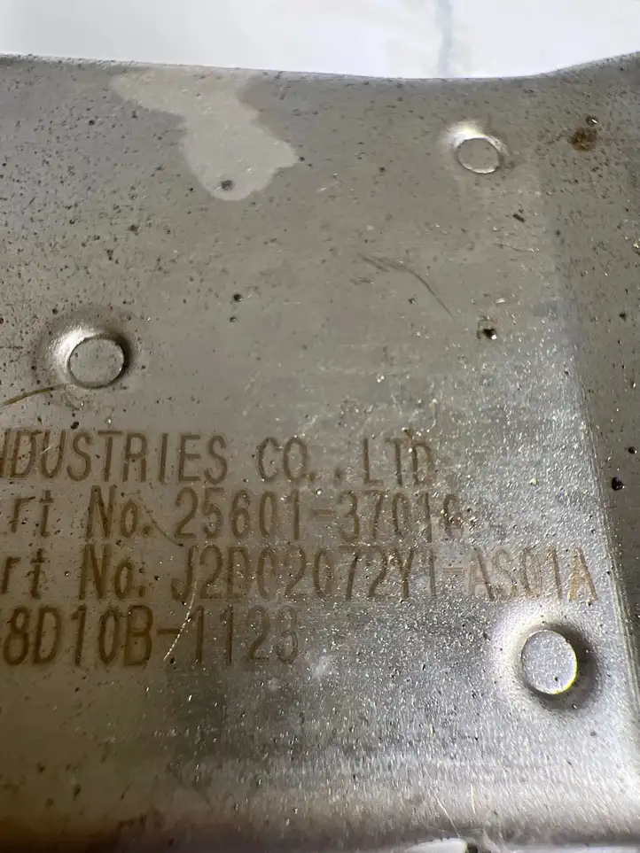 Toyota Prius (XW30) (2009 - 2015) 2560137010 Охладитель клапана EGR — фото 3