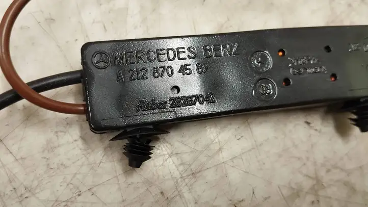 Mercedes-Benz E W212 (2009 - 2016) A2128704589 Усилитель антенны — фото 3