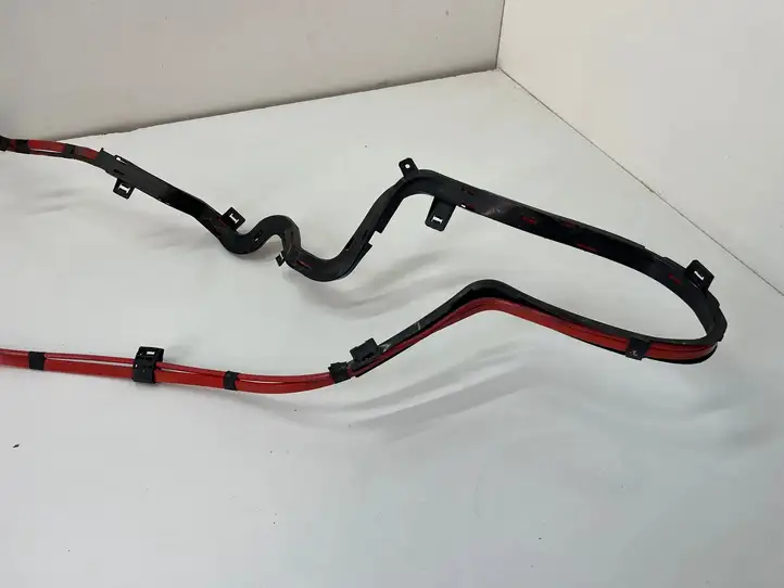 BMW 3 F30 F35 F31 (2012 - 2018) 9259325 Плюсовой провод аккумулятора — фото 2