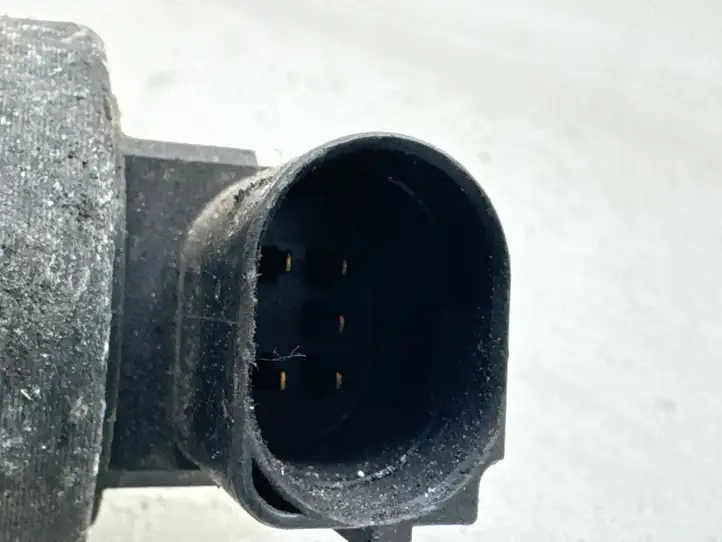 Nissan Primera (2001 - 2008)  53389612 Клапан EGR