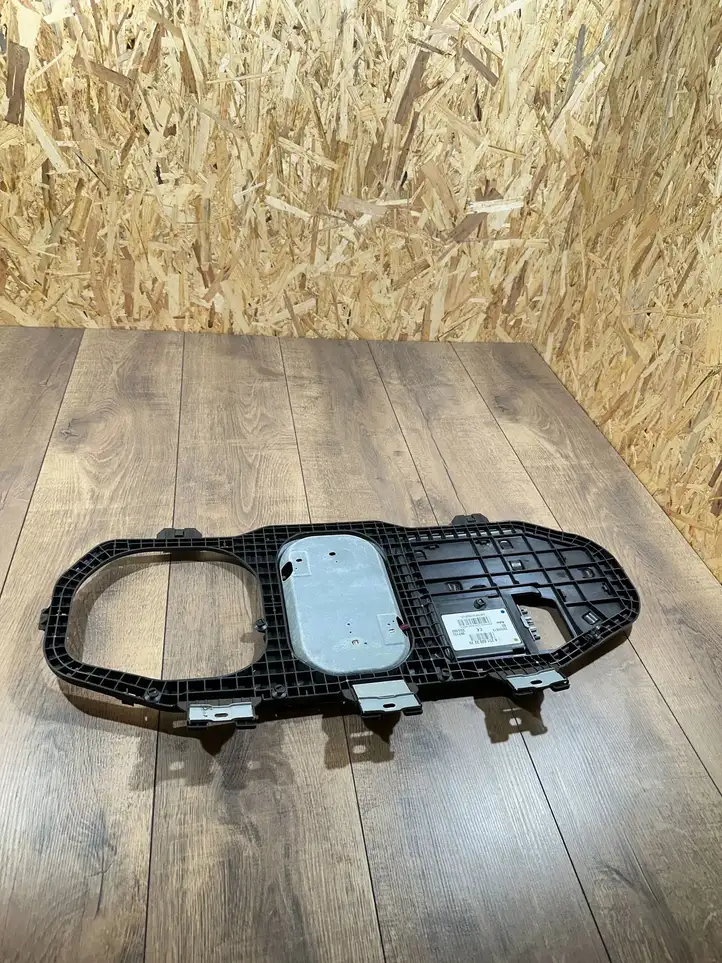 Mercedes-Benz GL X164 (2006 - 2012) A2518202275 Усилитель антенны — фото 1