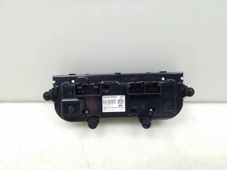 Volkswagen PASSAT B8 (2015 - ) 5GE907044AS Блок управления кондиционером — фото 2