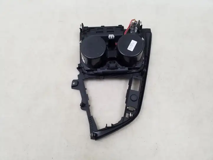 BMW 3 F30 F35 F31 (2012 - 2018) 9218925 Прочие детали салона — фото 3