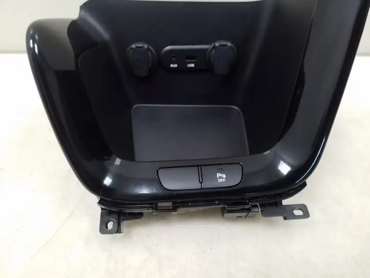 Kia Ceed (2012 - 2015) 84631A2100 Прочие детали салона — фото 3