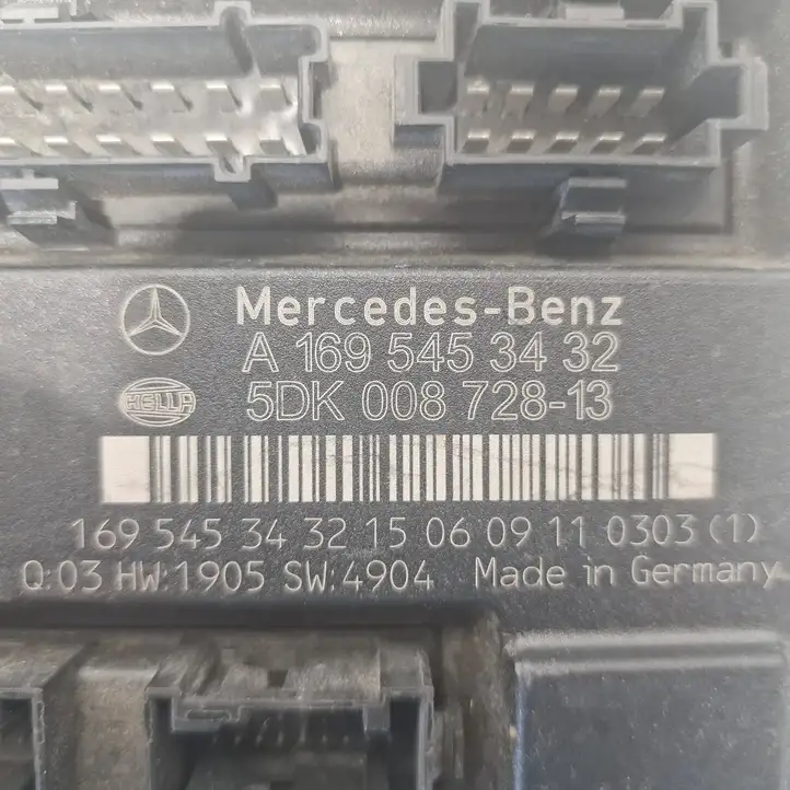Mercedes-Benz A W169 (2004 - 2012) A1695453432 Блок предохранителей — фото 4