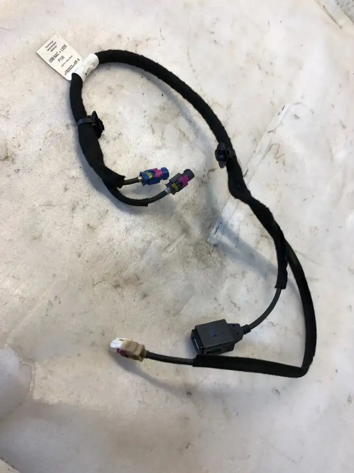 Opel Grandland X (2017 - ) 9818250380 Прочая электропроводка — фото 3