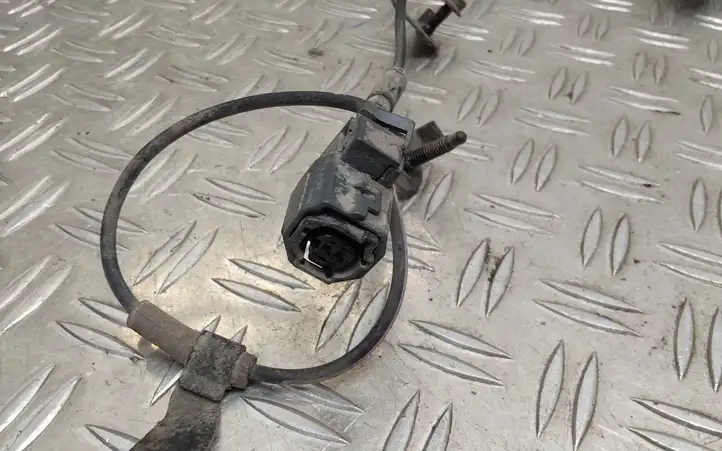 Toyota RAV 4 (XA40) (2012 - 2018) Проводка заднего датчика ABS — фото 3