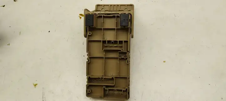 Subaru Legacy (2003 - 2009)  82201AG041 Блок предохранителей