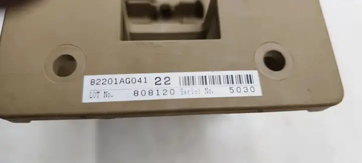 Subaru Legacy (2003 - 2009)  82201AG041 Блок предохранителей