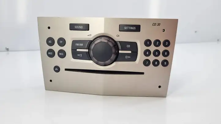 Opel Corsa D (2006 - 2010)  13289917 Радио/ проигрыватель CD/DVD / навигация