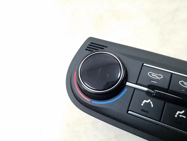 Kia Ceed (2021 - ) 97250CR000 Блок управления кондиционером — фото 2