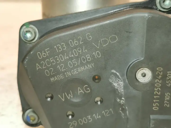Audi A4 S4 B8 8K (2007 - 2011) 06F133062G Дроссельная заслонка — фото 4