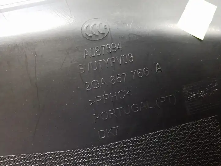 Volkswagen T-Roc (2017 - ) 2GA867766A Прочие детали салона — фото 3