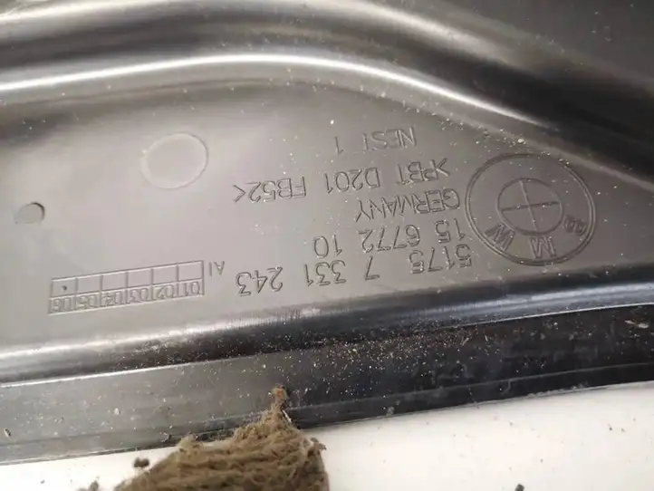 BMW 3 F30 F35 F31 (2012 - 2018)  51757331243 Другая внешняя деталь