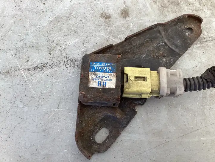 Toyota Prius (XW20) (2003 - 2009) 8917347040 Датчик удара SRS — фото 4