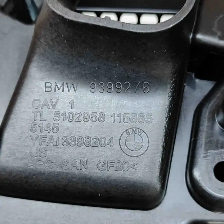 BMW X7 G07 (2018 - ) 9399276 Накладка центрального динамика — фото 6