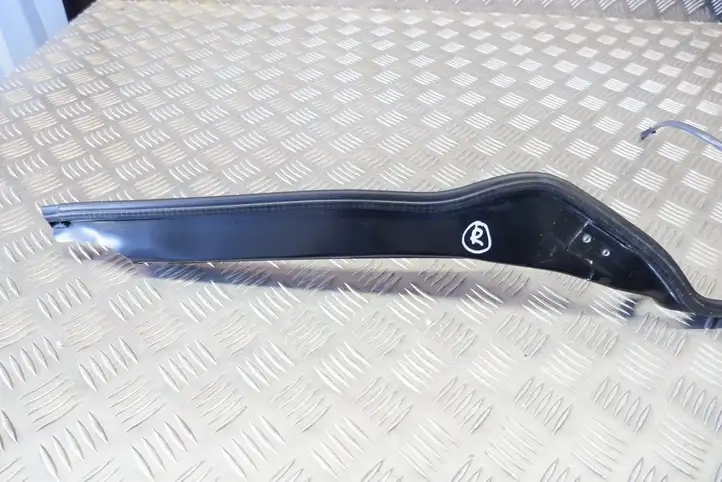 Toyota Yaris Cross (2020 - ) 8427052030 Датчик открытия крышки багажника — фото 4