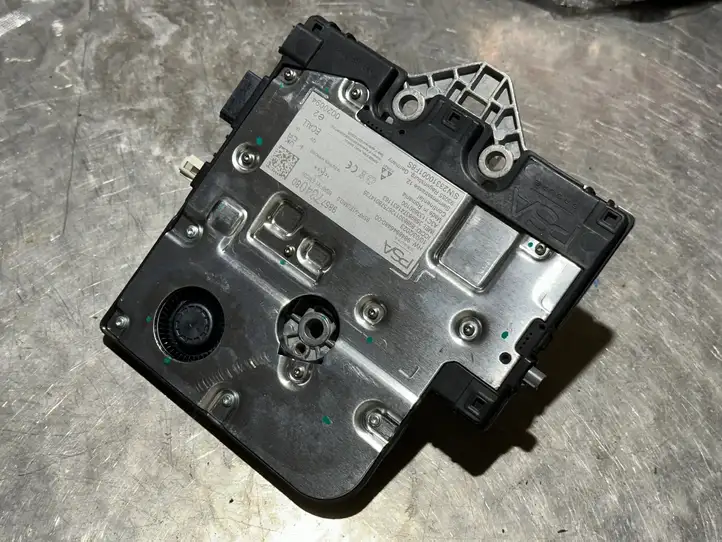 Citroen C4 (2016 - ) 9857734080 GPS антенна — фото 3