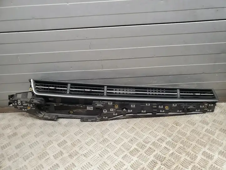 Audi Q7 4M (2015 - ) 4M1820902AS Центральный воздушный дефлектор — фото 1