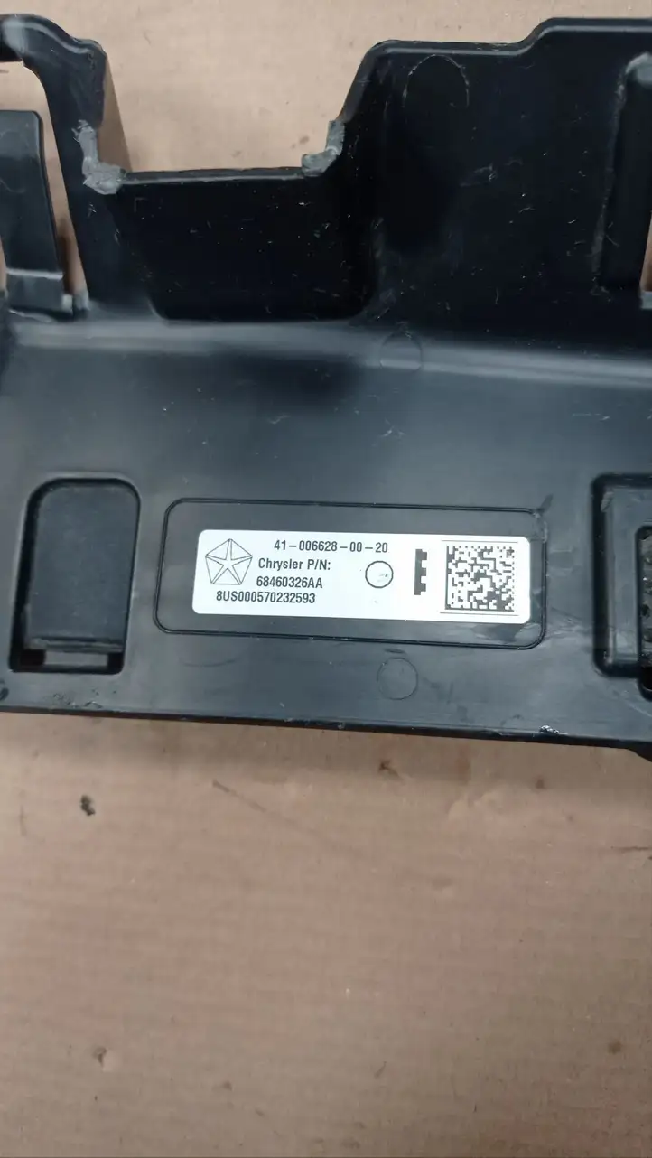 Chrysler Pacifica (2016 - ) 68460326AA Датчик открытия крышки багажника — фото 8