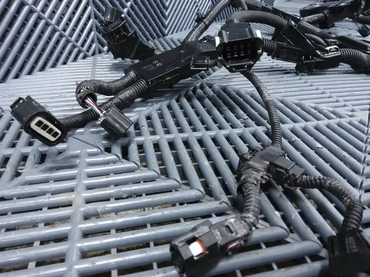 Toyota Corolla Cross (2021 - )   Проводка двигателя