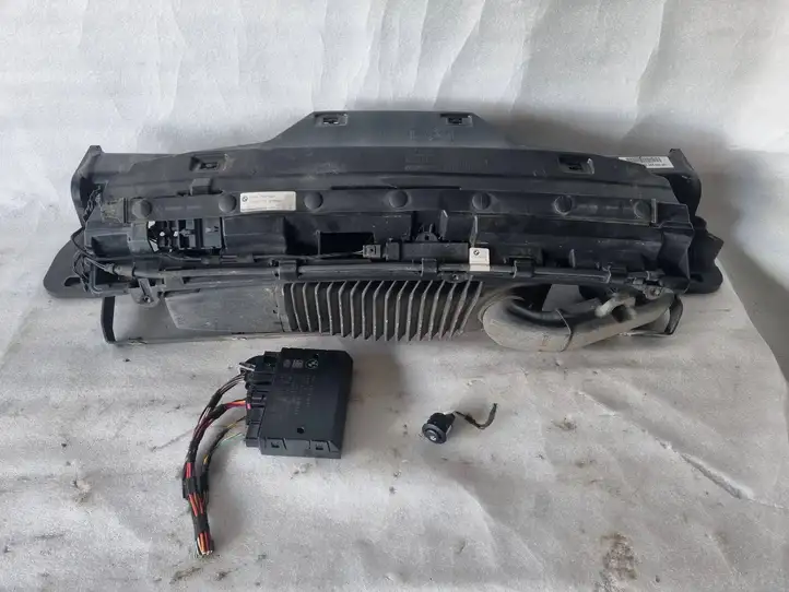 BMW 3 F30 F35 F31 (2012 - 2018) 6883983 Комплект буксировочного крюка — фото 1