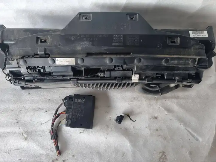 BMW 3 F30 F35 F31 (2012 - 2018) 6883983 Комплект буксировочного крюка — фото 2
