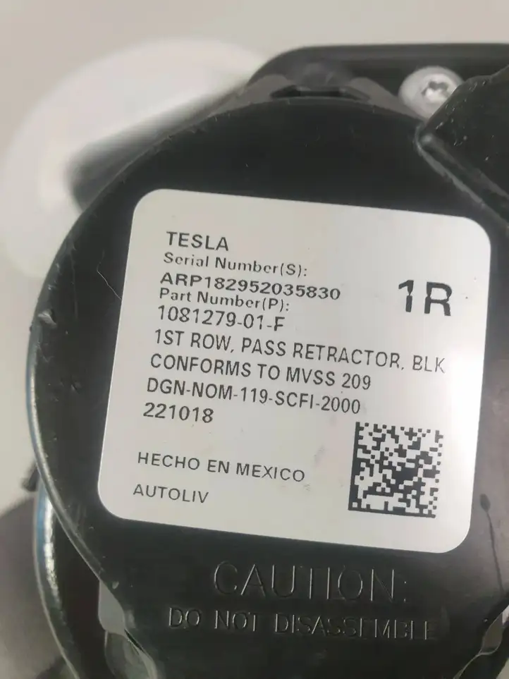 Tesla Model 3 (2017 - 2023) 108127901F Комплект ремней безопасности — фото 3