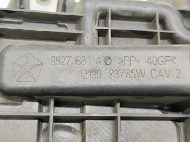 Chrysler Pacifica (2016 - ) 68271681AD Площадка аккумулятора — фото 7